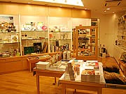 天神にアートショップ「AO」－京都の出版社が初出店