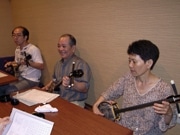大森の沖縄居酒屋で三線教室－酒を飲みながら遊び感覚でレッスン