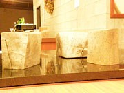 石を焼く彫刻－つくばのカフェ&ギャラリーで藤島明範さん個展