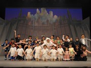 取手市民会館で「桃太郎」－守谷子どもミュージカルが公演