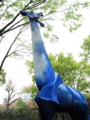 上野公園「芸術の散歩道」に芸大生作の彫刻群－空色の麒麟など