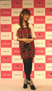 ナイガイ、椿姫彩菜さんとコラボでレッグウエア新ブランド発表