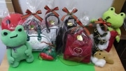 谷中のカエルキャラグッズ専門店、クリスマスギフト販売開始