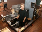 御徒町のビーフカレー専門店、営業再開から半年－狭さも魅力に