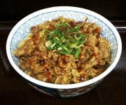 戦国武将祭に「戦国牛丼・信長」－神戸らんぷ亭が限定販売