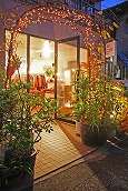 古着も取り扱う谷中のカフェが開店から3カ月－地元客の支持集める