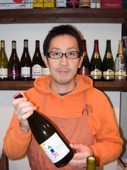 「自然派ワインの父」の遺作となったボジョレ・ヌーボー、御徒町のワイン店で販売