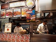 新御堂筋沿いに「神戸ほっとデリ」初の単独店－ローソンが出店