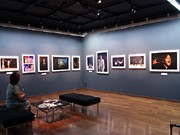 梅田のギャラリーで熊切大輔さん写真展－俳優・石丸幹二さんの1年追う