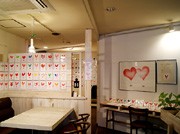 扇町・ボダイジュカフェで「平尾徹ハート展」－730枚の「ハート」を展示