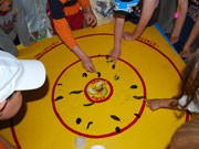 リッチモンドで恒例「ナメクジフェス」－あまりにも展開が遅いレースも