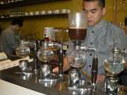 リッチモンドに「UCC青山カフェ」カナダ1号店－「喫茶店」コンセプトに展開