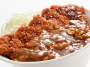 五輪に向けて「勝つカレー」－ダウンタウンのファストフード店が提供開始