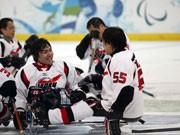 スレッジホッケーで無敵のカナダに勝利－日本代表、ミラクル起こす