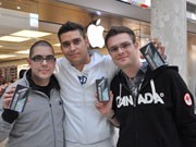 バンクーバーのアップルストア、シムフリーi Phone 4を求めて800人強が徹夜で並ぶ