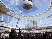 改修中のバンクーバーBCスタジアム一般公開－市民1万人以上集まる