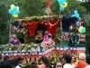 インドの山車がパレードを行う祭り「Vancouver Chariot Festival」