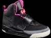 ナイキとカニエ・ウェストとのコラボ限定商品「AIR YEEZY」