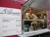 バンクーバーの仏・独料理レストランが屋台「La Brasserie」出店、話題に