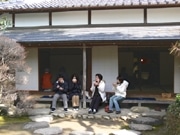 山口・香山公園内の露山堂で特別茶会－「お宝展」開催で