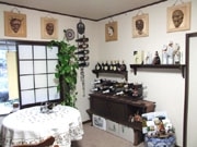 ギャラリー機能を備えたドイツワイン専門店－自宅を改装して開業
