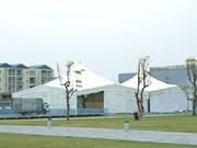 サーカス小屋でコンサート－中也生誕百年記念事業で