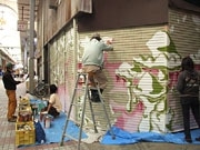 宇部の商店街で「シャッター壁画プロジェクト」－来月の完成目指す