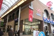新商業ビルに「コープどうもん店」－サラダコーナーやレストスペースも