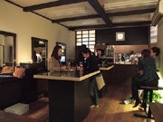 気ままな「変動相場制」の立ち飲みカフェ－ダンススタジオ階下に開く