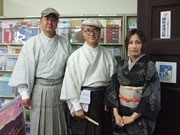 山口県観光連盟職員が和服姿で出勤－大正時代の雰囲気づくりに一役