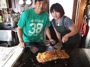 しょうゆ味のお好み焼き店、裏メニューに「超特大」サイズ－5周年で