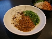 スープのない中華そばに「カレー味」－宇部・妻崎開作の中華そば店