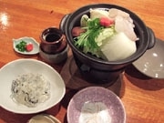 創作料理店のコース料理で「ふぐコラーゲン鍋」－山口・湯田温泉