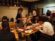 山口・道場門前のカフェでひたすらカレーを味わう「カレーマニアの夜」