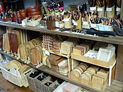 山陽小野田の雑貨店で木工品や雑貨の手作り作品展－3周年で