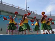 山口宇部空港で「フラガール」公演－「全国きずなキャラバン」で
