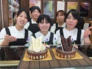 宇部の洋菓子店が「かぶとケーキ」－こどもの日に合わせ限定販売