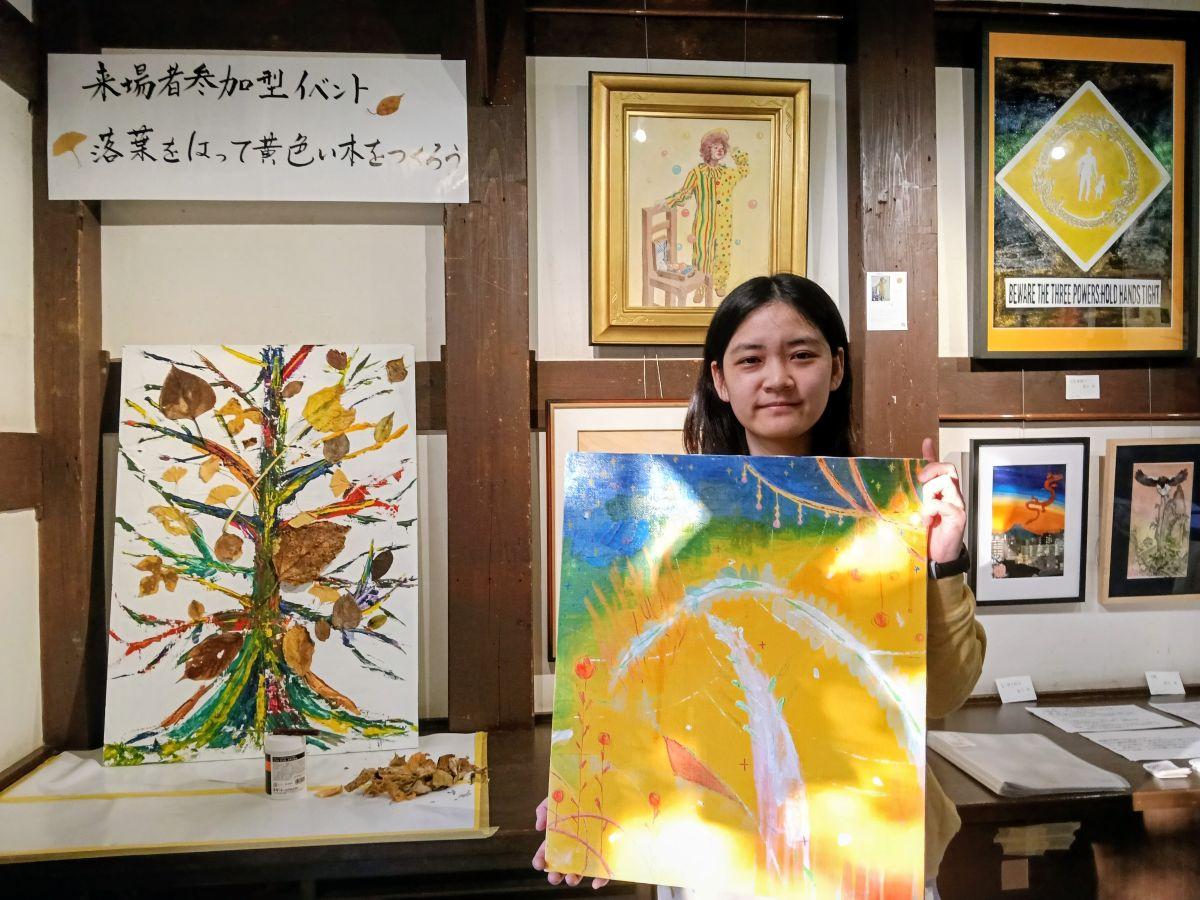 作家の芳紅（ほうこう）さんと作品たち