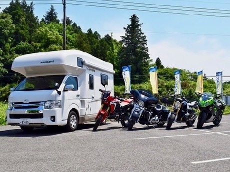 成田空港エリアに「キャンピングカーレンタル」 バイクとの「6輪」レンタル提案