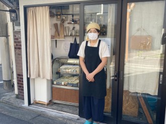 赤羽の専門店が新商品 かき揚げサンドイッチ 野菜と共にサンド 赤羽経済新聞