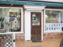 尼崎・武庫之荘にアパレル店とクレープ店 同じオーナーが併設出店