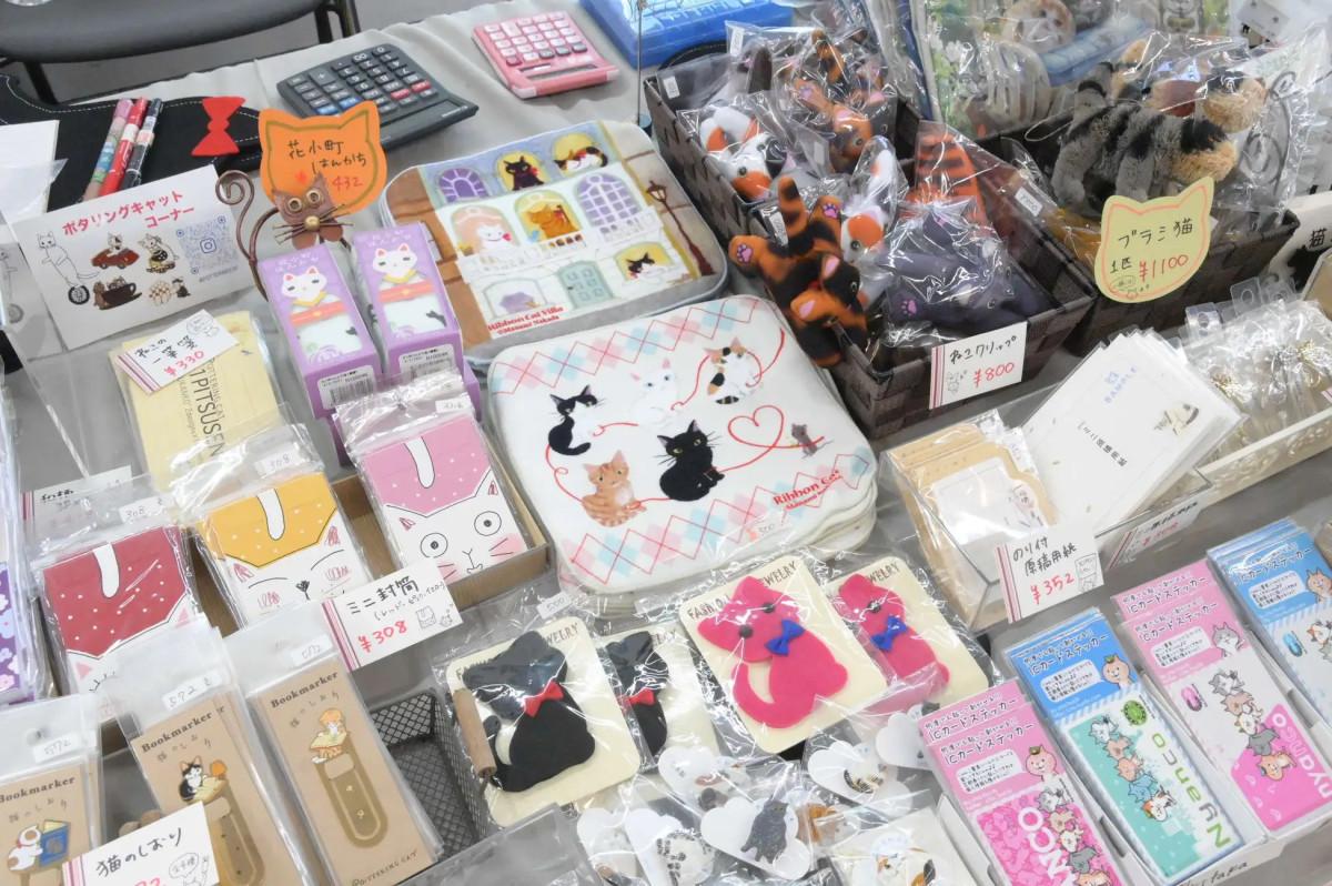 前回開催時の店に並んだ商品（提供＝イースト・ライブ）