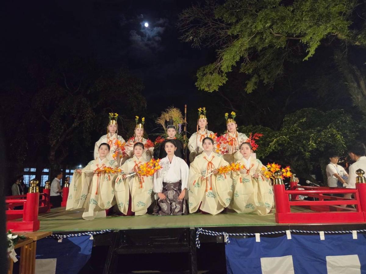 伊豆山神社「十五夜祭」の様子