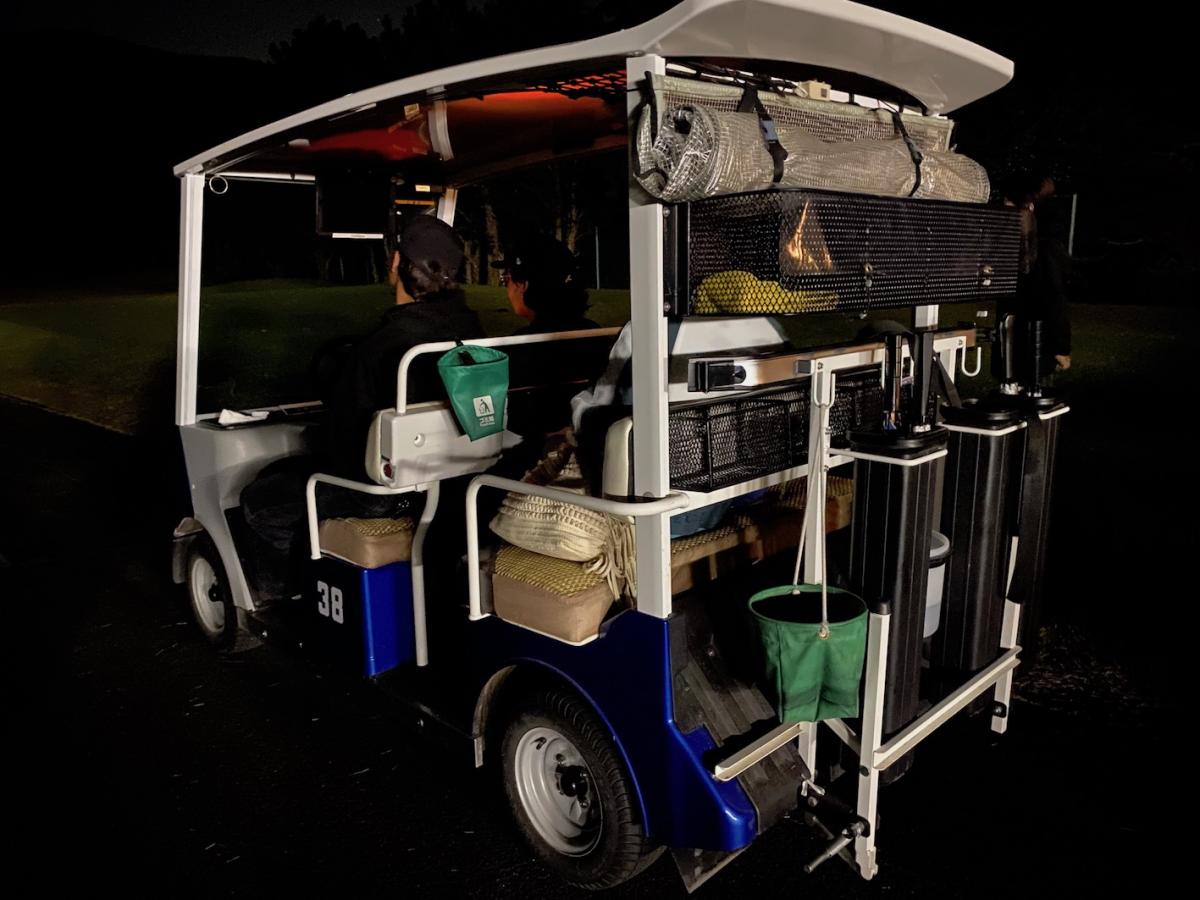 自動運転カートに乗り、夜のゴルフコースを巡るホラーアドベンチャー「夜間巡回」