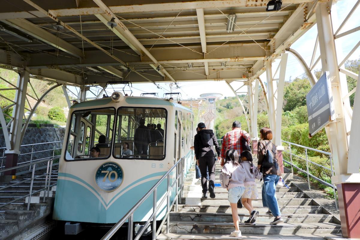 開業70周年を迎えた「十国峠パノラマケーブルカー」
