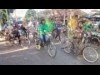 バリ島で自転車愛好家らがコスチューム・ライド