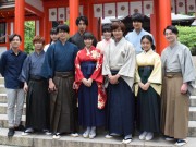 「ちはやふる」広瀬すずさん、続編撮影の近江神宮でヒット願う