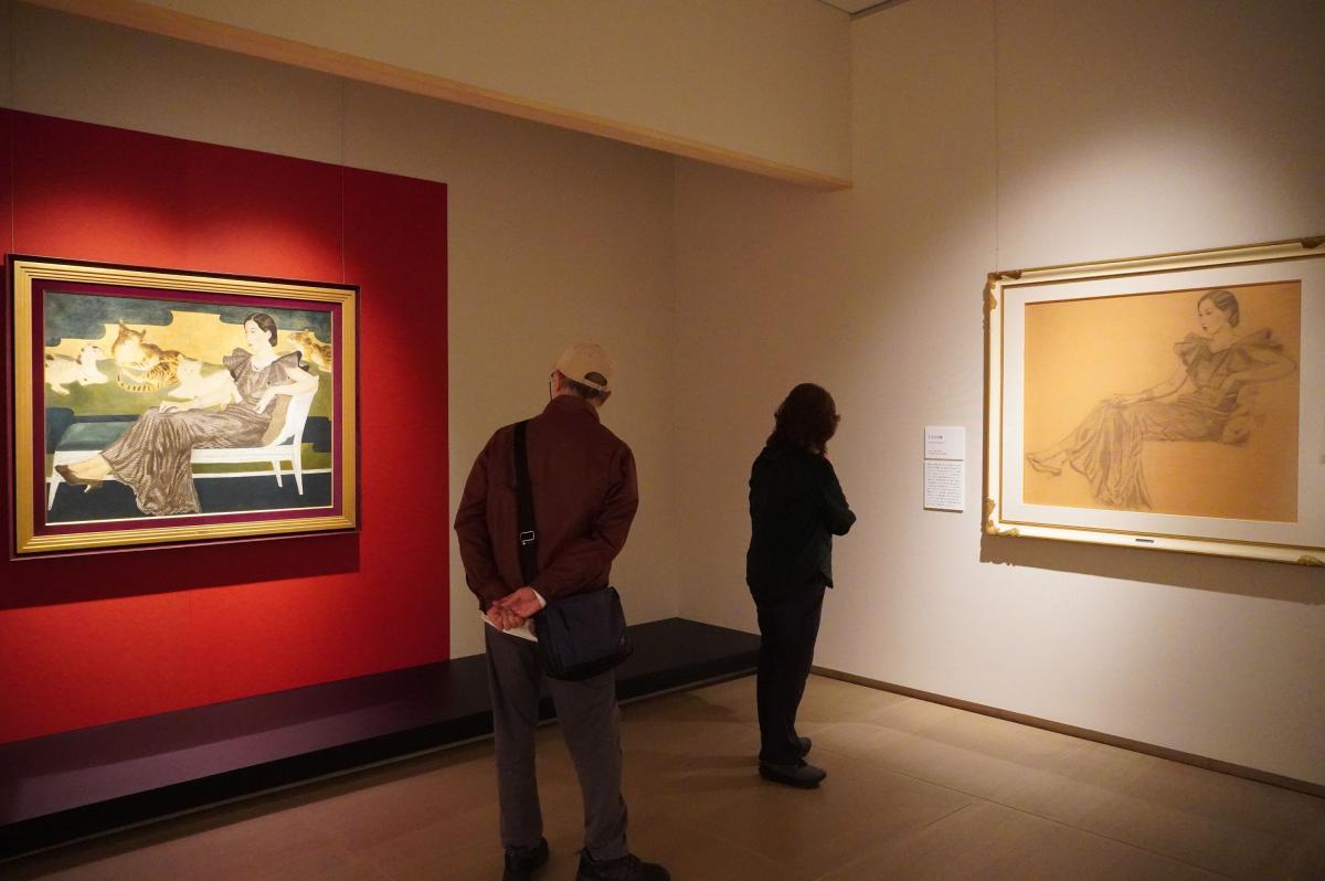 「Y夫人の肖像」とその下描きを並べて展示している