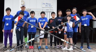 滋賀レイクスターズ「ロウイングクラブ」 小中学生が琵琶湖でボート練習