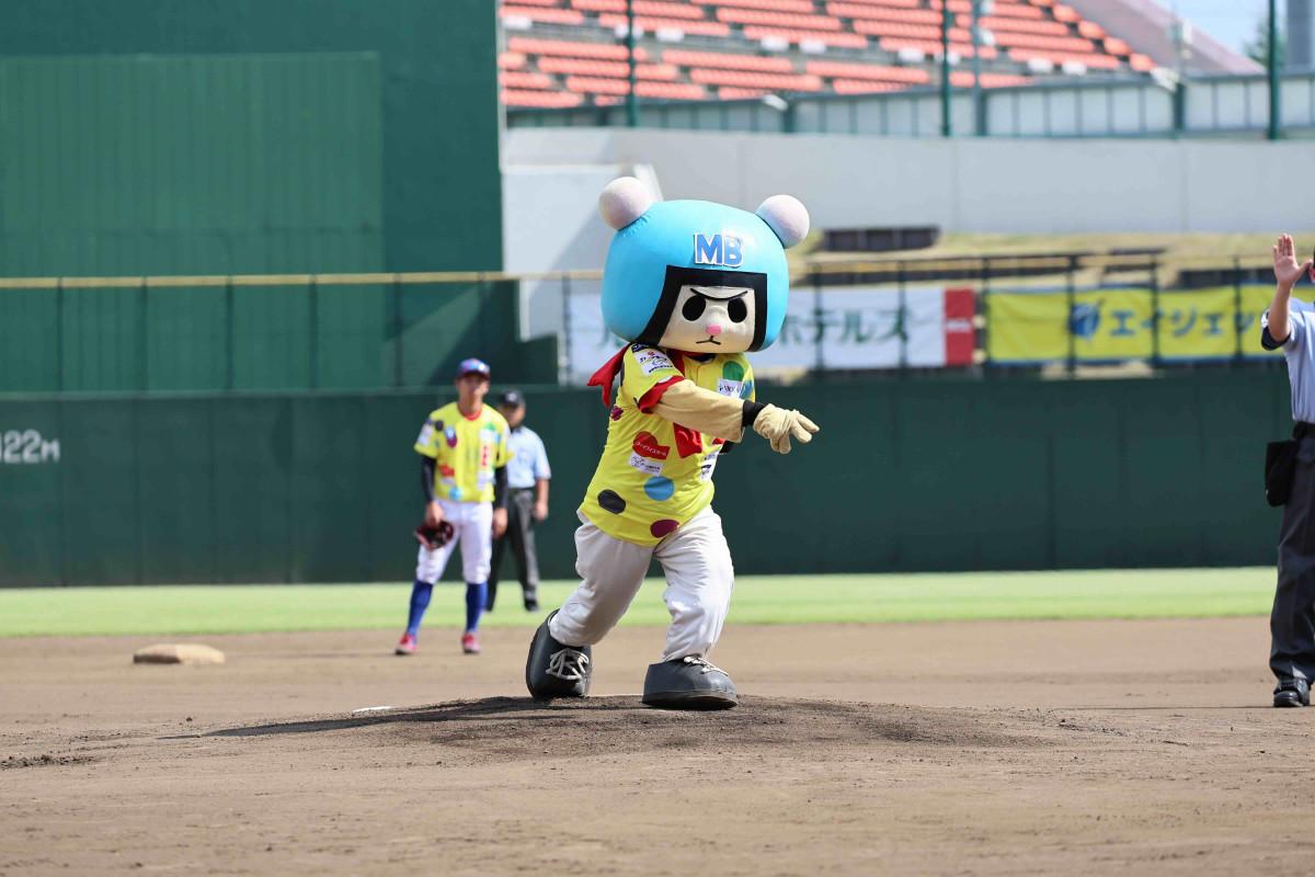 埼玉武蔵ヒートベアーズの公式キャラクター「エンビー」